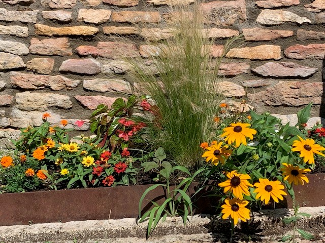 bac-fleurs-rouge-orange-jaune.jpg